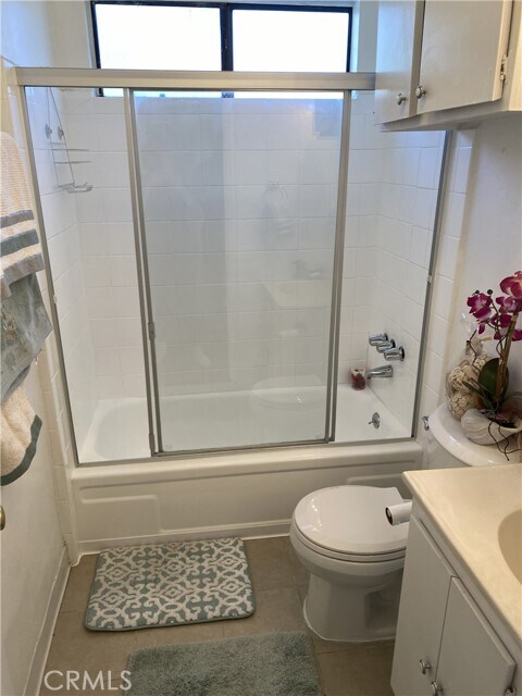 Building Photo - 1943 Vista Del Mar Ave