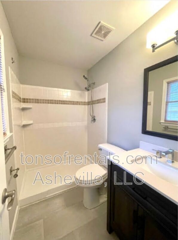 Building Photo - 307 Springfield Ct