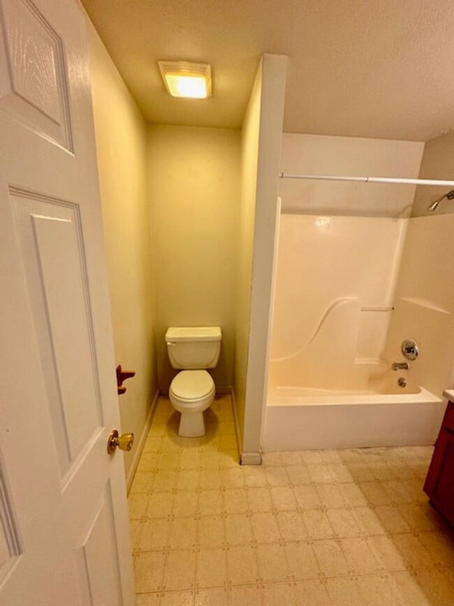 Building Photo - 3 Bedroom, 2 Bathroom 4-Plex
