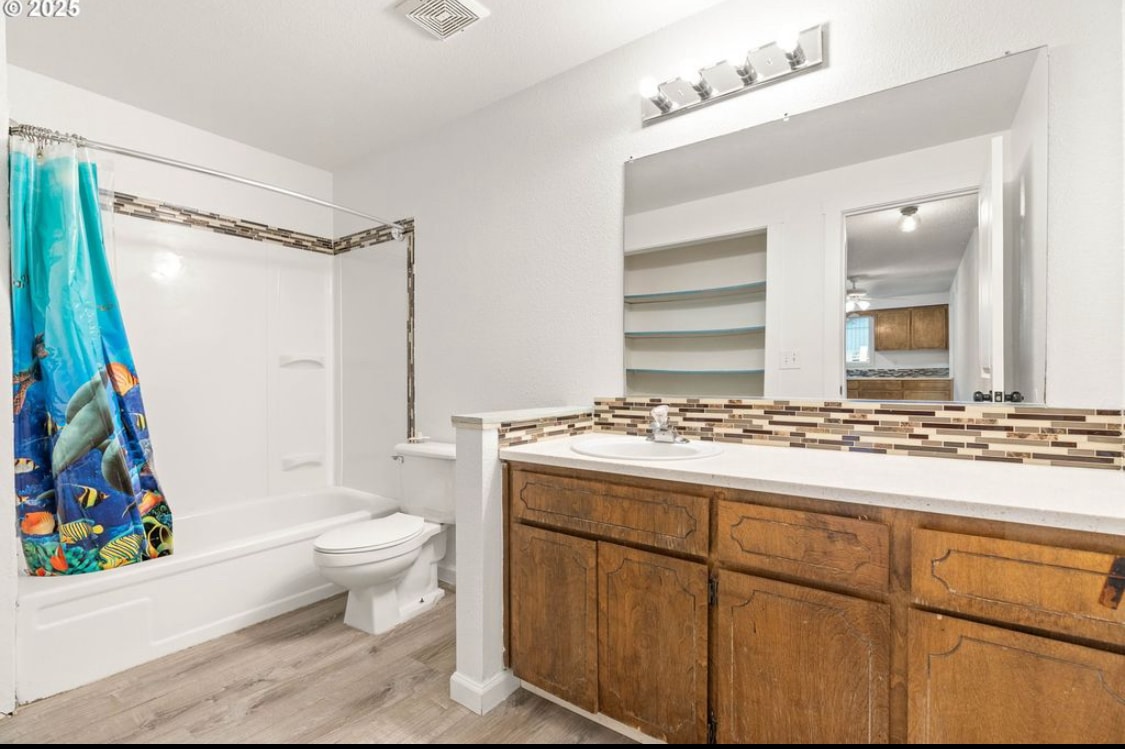 Building Photo - 2234 NE Barberry Ct