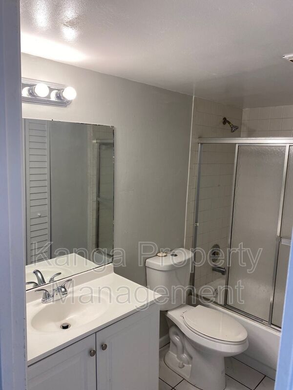 Building Photo - 11423 NW 35th St