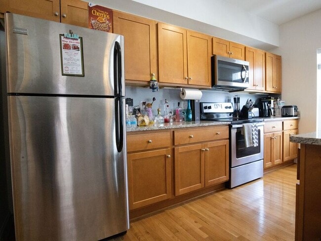 Building Photo - 11905 Centre St