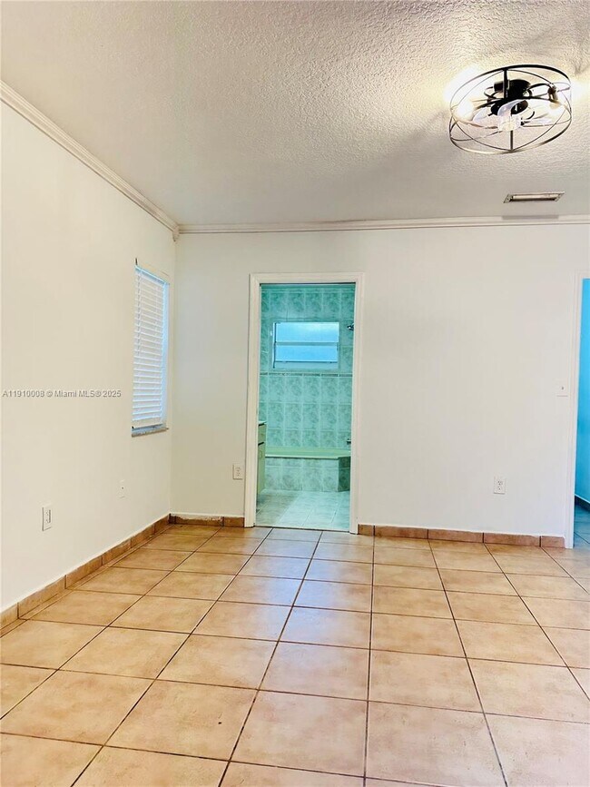 Building Photo - 1101 NW 134th Pl