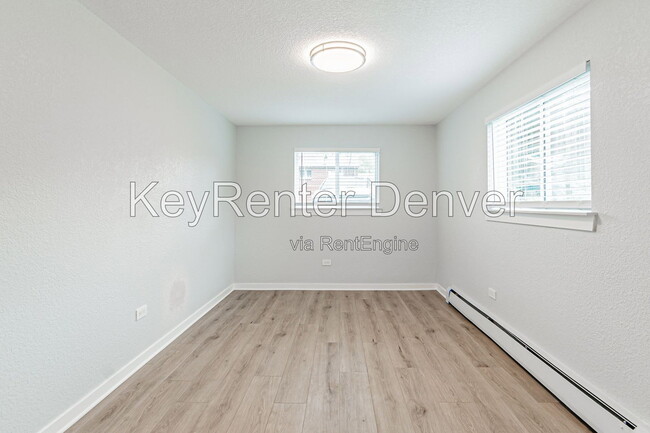 Building Photo - 2356 S Linden Ct
