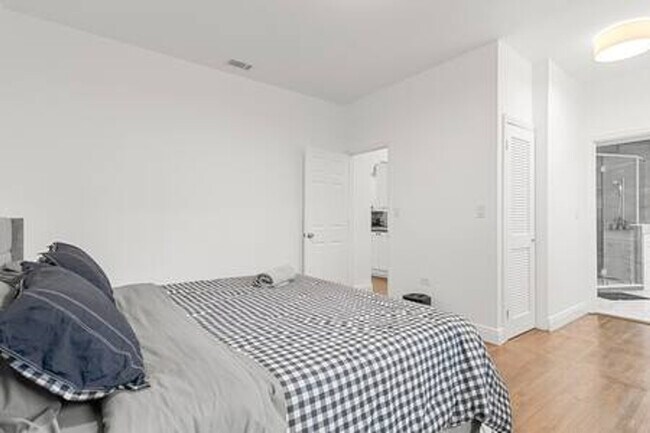 Building Photo - 443 NE 71st St