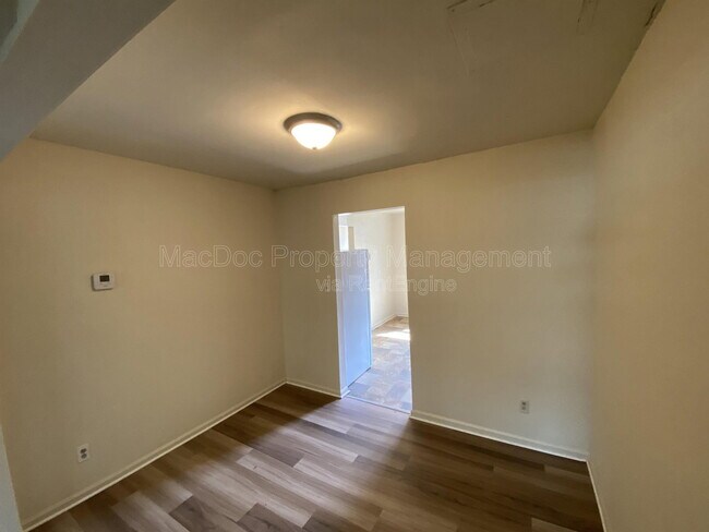 Building Photo - 706 Olde Greenwich Cir