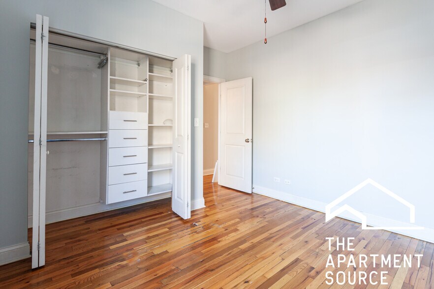 Building Photo - 736 W Addison St