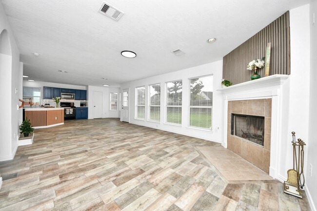 Building Photo - 322 Burris Park Dr