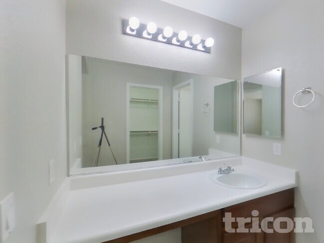 Building Photo - 40175 N Costa Del Sol Dr