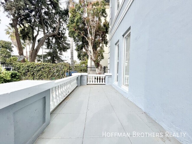 Building Photo - 244 S Alexandria Ave