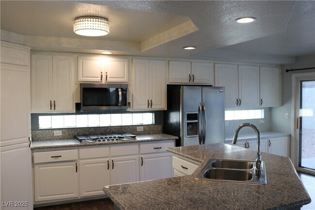 Building Photo - 3733 Deer Flats St