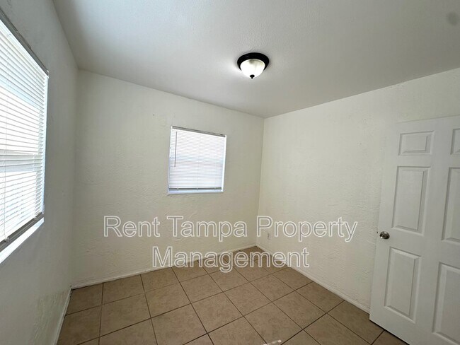 Building Photo - 626 31st St S