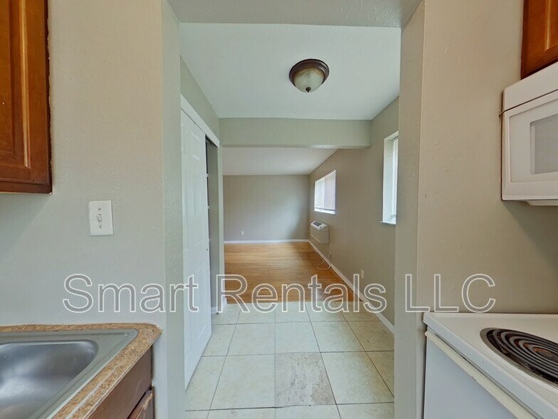 Building Photo - 3021 Pestalozzi St