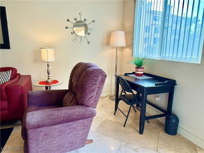 Building Photo - 270 E Flamingo Rd