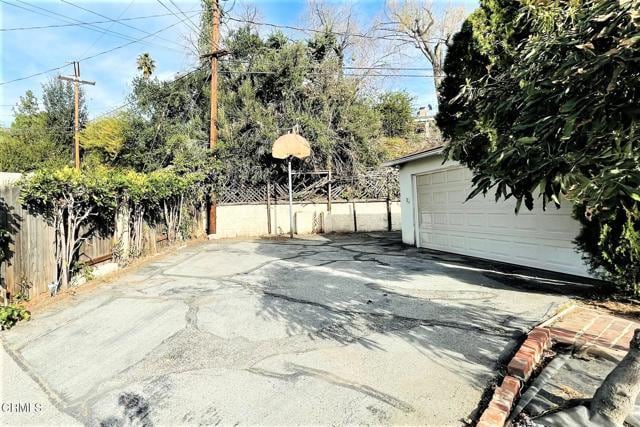 Building Photo - 337 Knight Way