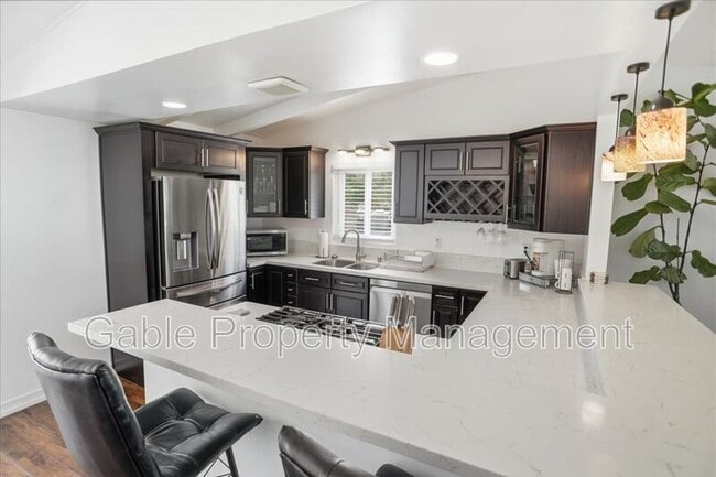 Building Photo - 27453 Santa Clarita Rd