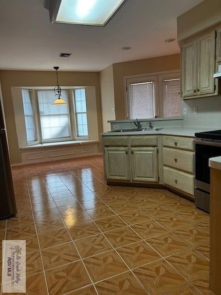 Building Photo - 944 Alta Mesa Blvd