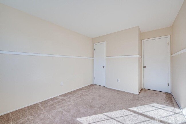 Building Photo - 1512 Green Hollow Dr