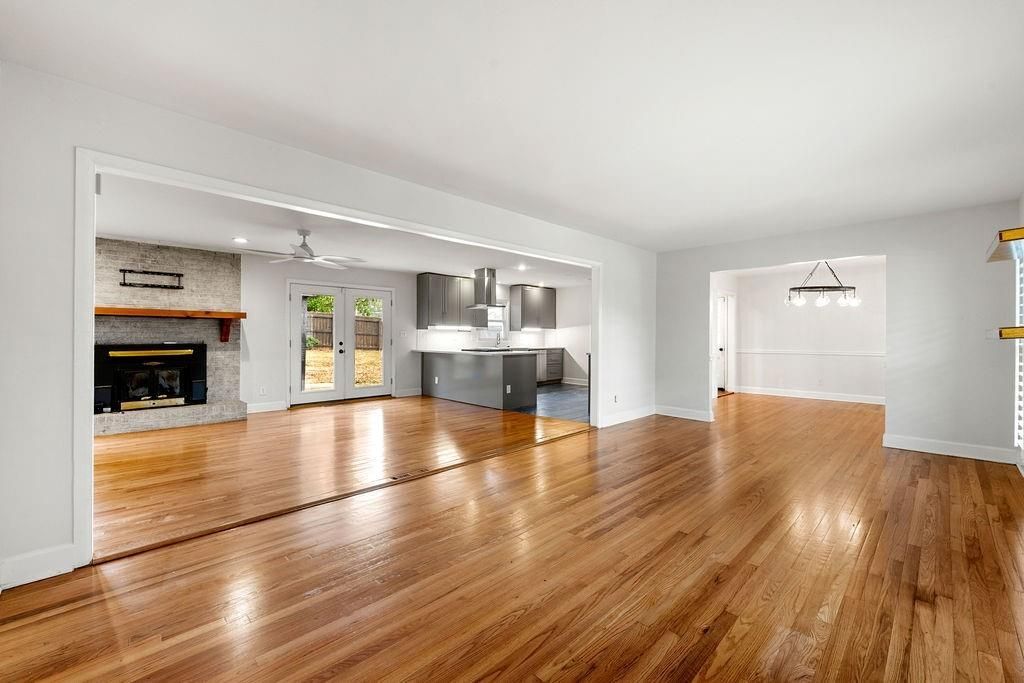 Building Photo - 161 Deerwood Cir