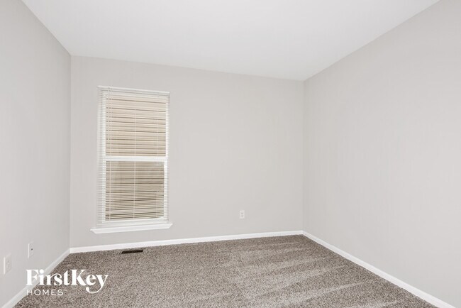 Building Photo - 100 Eisenhower Dr