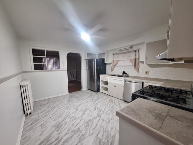 Building Photo - Four bedroom Harper Woods bungalow