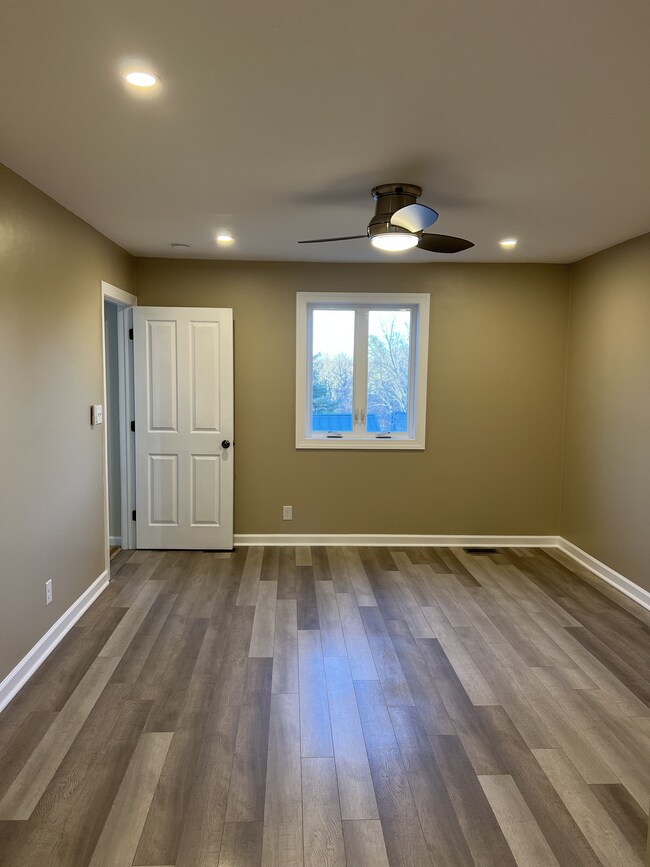 Bedroom #1 - 149 W Kenilworth Cir