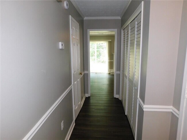 Building Photo - 2775 New S Dr