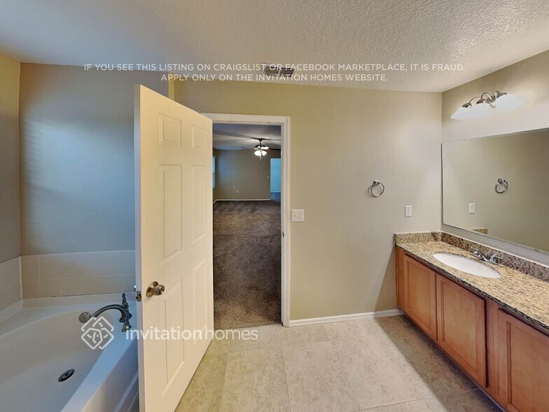 Building Photo - 1564 Strathmore Cir