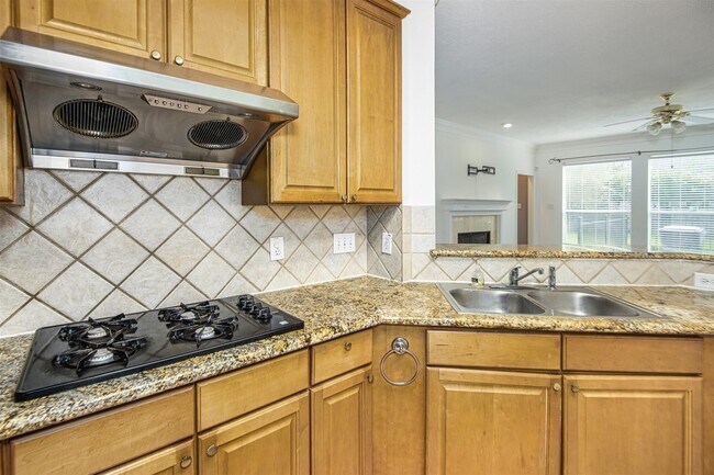 Building Photo - 6219 Surfside Ln