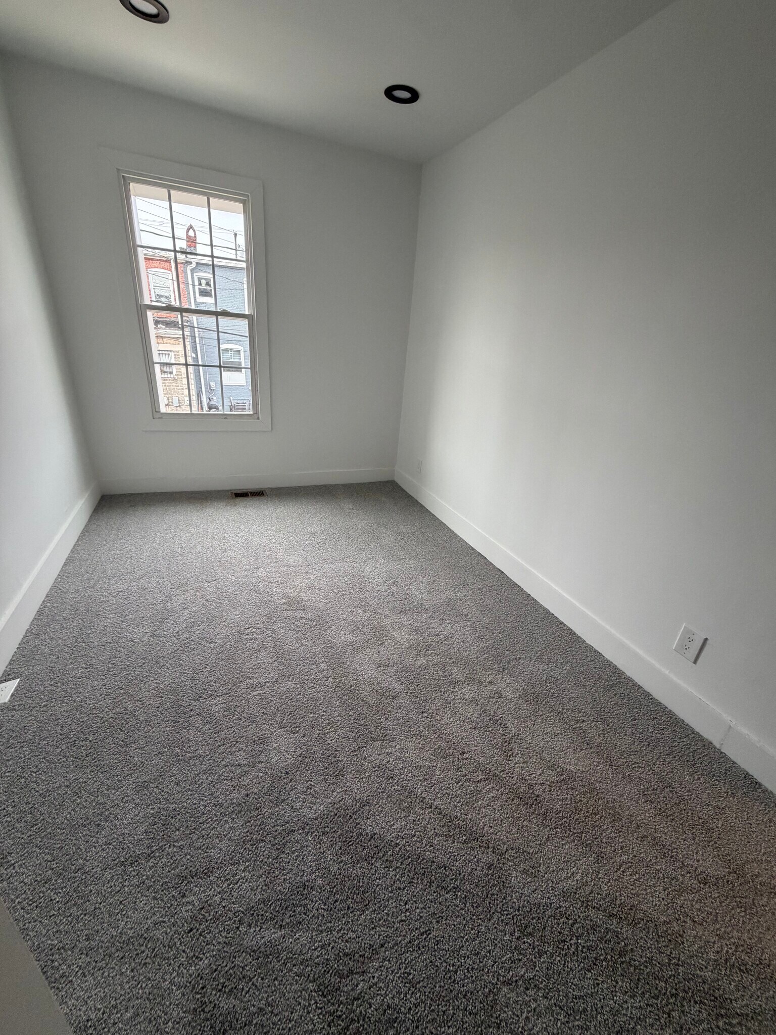 Building Photo - 710 N Luzerne Ave