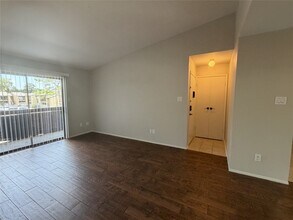 Building Photo - 3300 Pebblebrook Dr