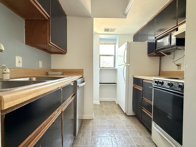 Building Photo - 509 Sunrise Dr