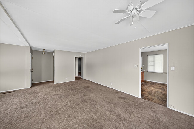 Building Photo - 3415 Whitcomb Ave