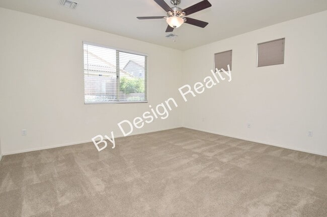 Building Photo - Immaculate Willow Ridge 4 Bedroom 2 Bath