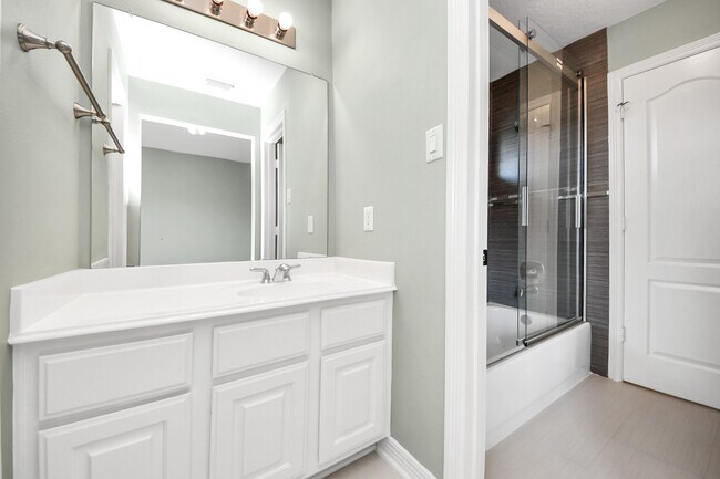 Building Photo - 5410 Deerbourne Chase Dr