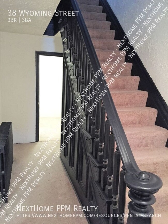 Building Photo - 38 Wyoming St