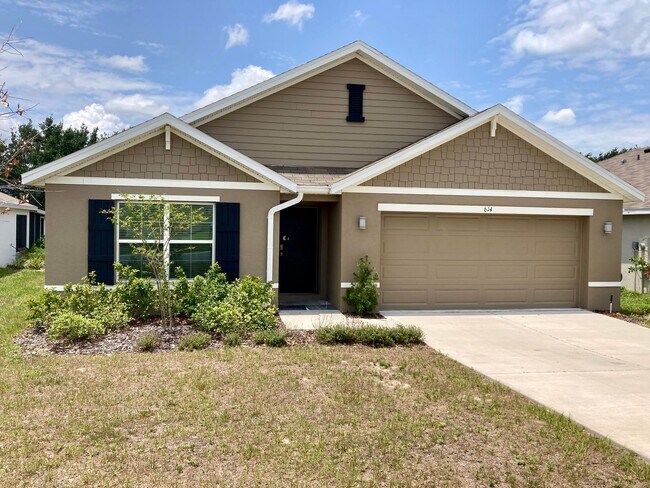 Building Photo - Golf Course Home!