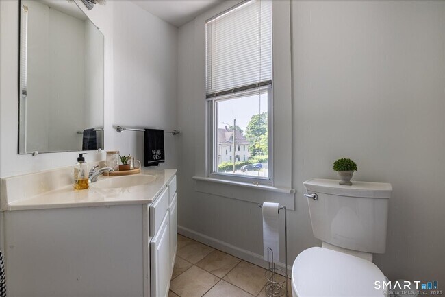 Building Photo - 90 2nd St