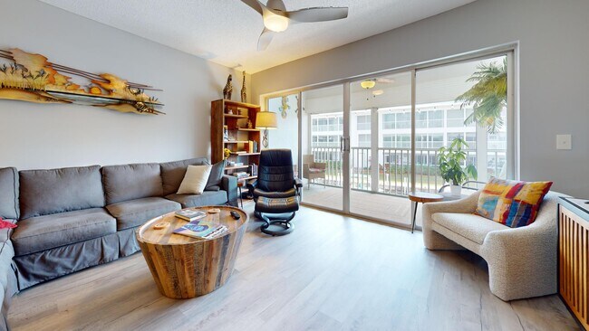 Building Photo - 1856 SW Palm City Rd