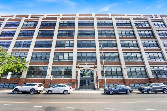 Primary Photo - 3963 W Belmont Ave