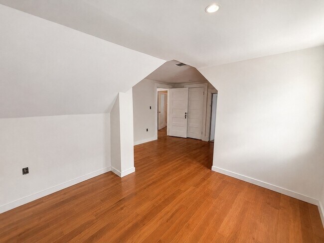 Building Photo - 36 Champney St