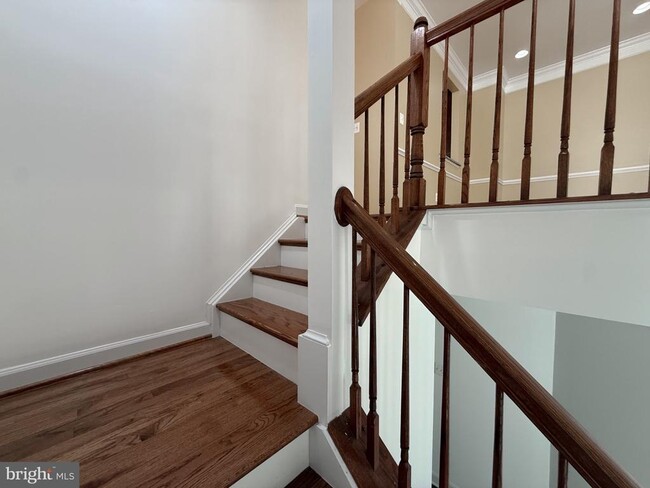 Building Photo - 4228 Lower Park Dr