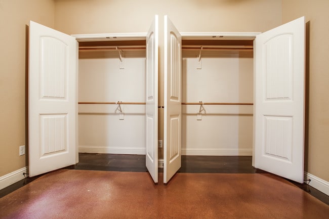 Building Photo - 2714 Merida Ave