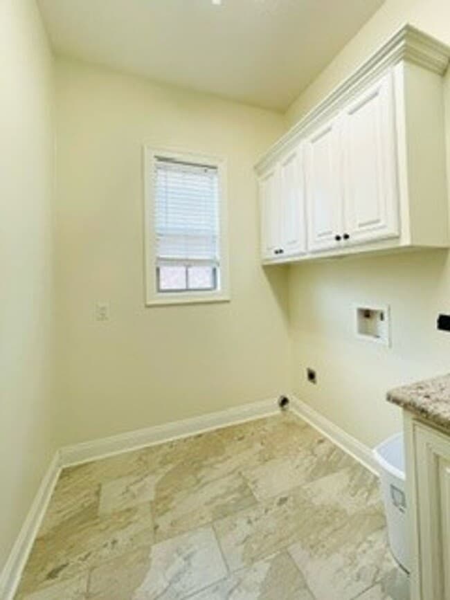Building Photo - Home for Lease In Graywood Available on 2/...