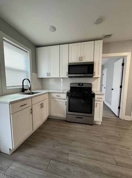 Unit 2L - 26 Yale Ave