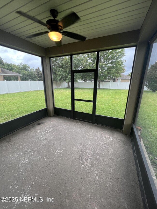 Building Photo - 232 S Field Crest Dr