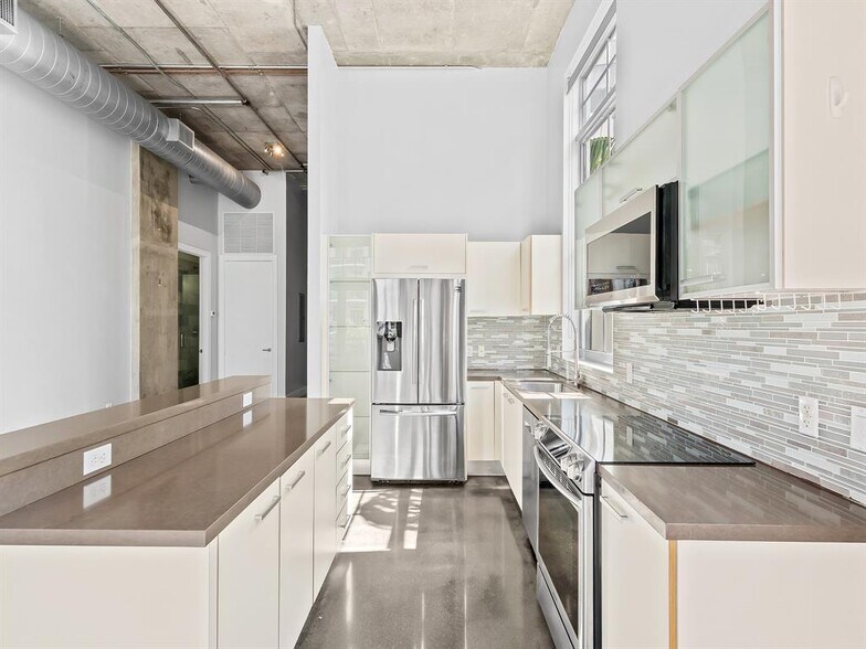Building Photo - 434 NW 1st Ave