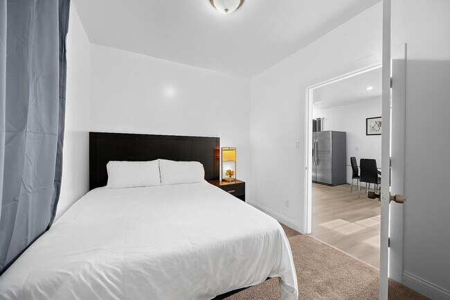 Building Photo - 4878 Tarnow St