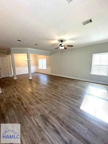 Building Photo - 156 Hamlet Ct