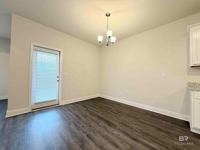 Building Photo - 30837 Semper Dr